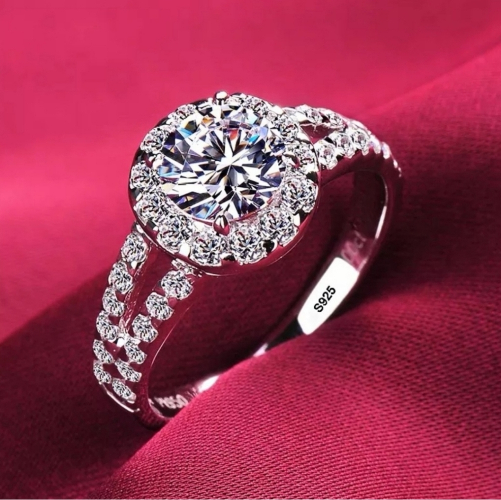 Women Luxury Crown Shaped Ring